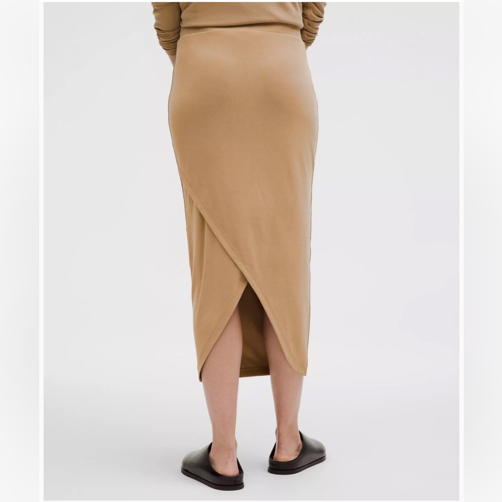 NWT Lululemon Drapey Softsreme Column Midi Skirt on Filbert Tan - Picture 2 of 8